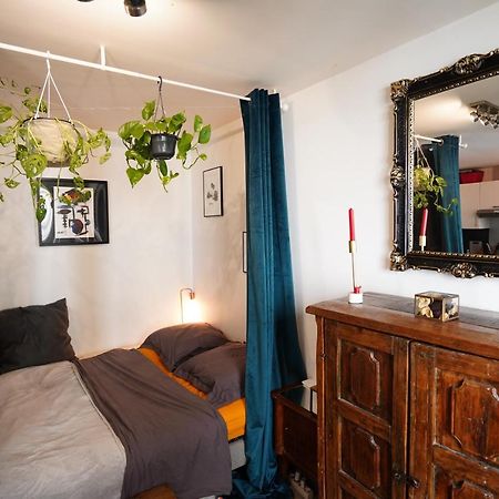 Charmant Studio Au Calme Et Bien Desservi Paris Ngoại thất bức ảnh