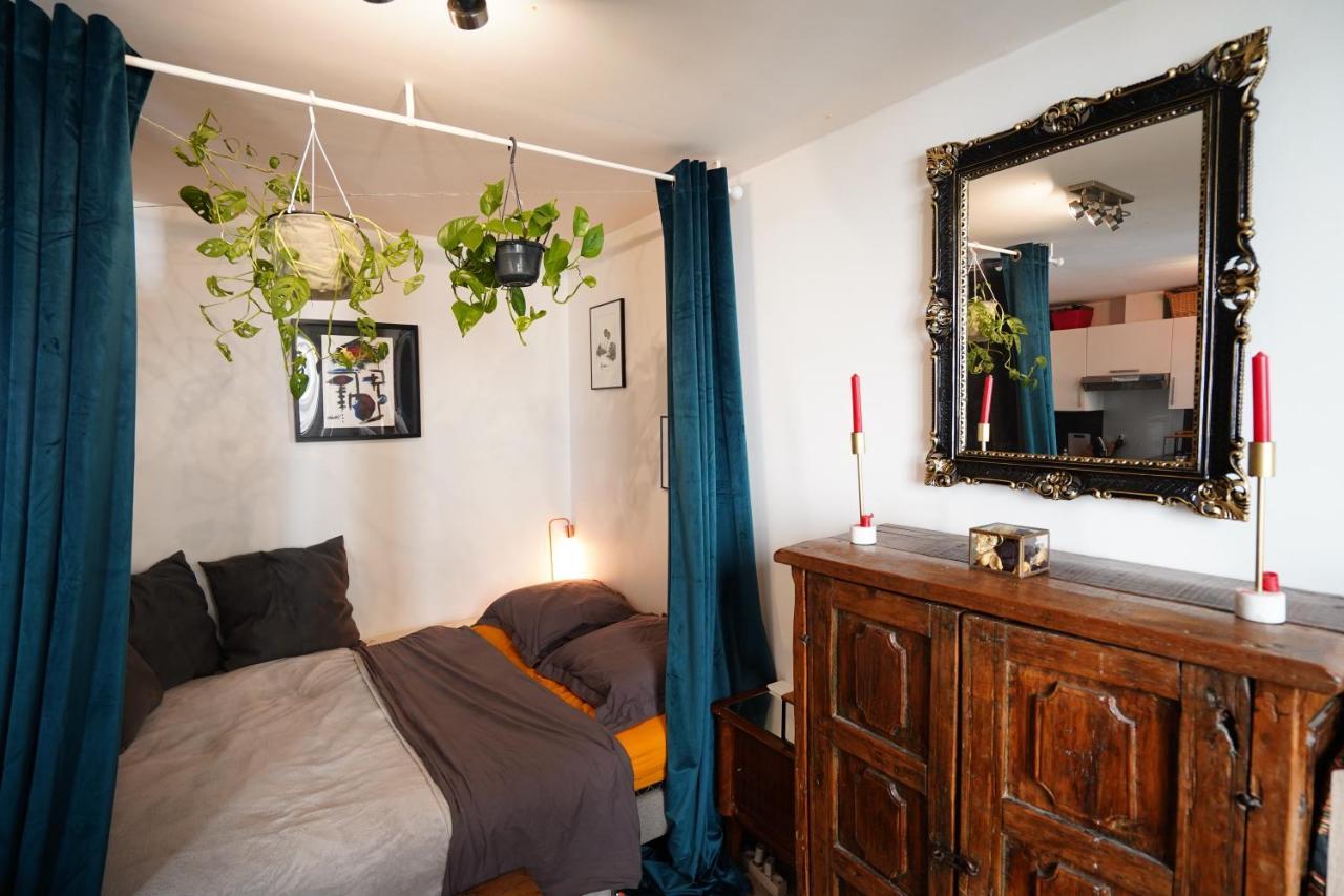 Charmant Studio Au Calme Et Bien Desservi Paris Ngoại thất bức ảnh