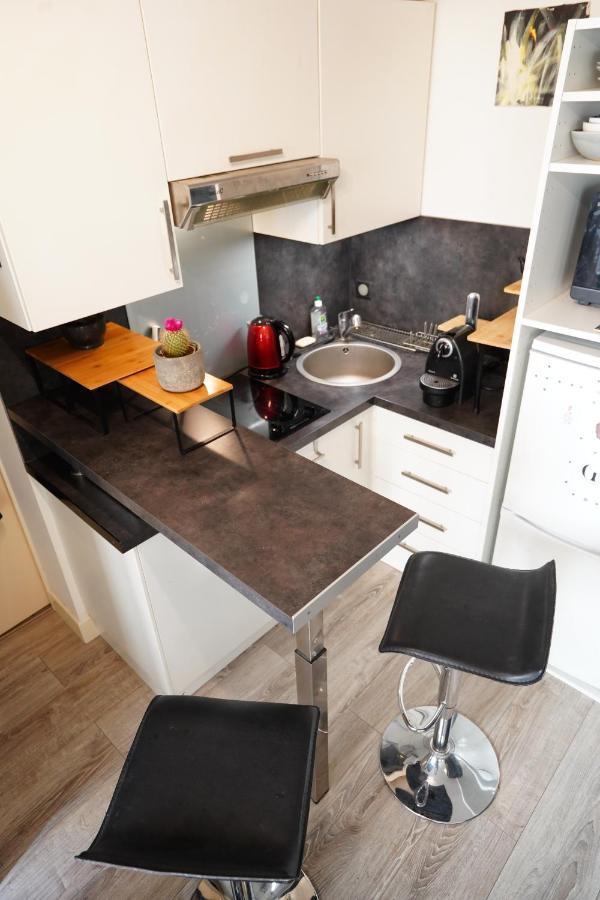 Charmant Studio Au Calme Et Bien Desservi Paris Ngoại thất bức ảnh